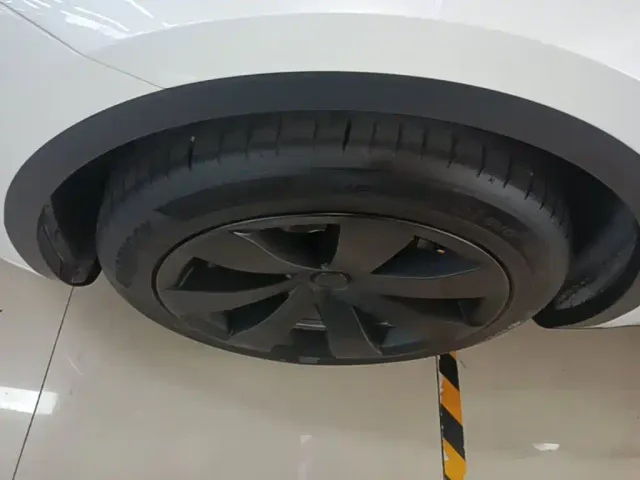 Tesla Model Y — Фото автомобиля 22