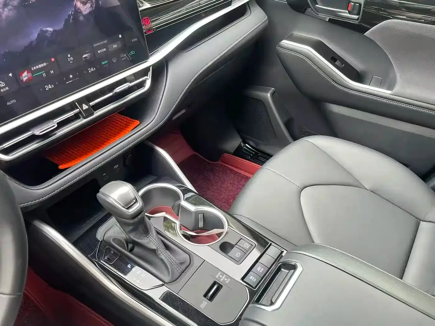 Toyota Highlander 2026 2.5L Smart Hybrid 2WD Elite 5-Seater — Фото автомобиля 12