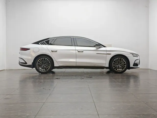 BYD Han — Фото автомобиля 11