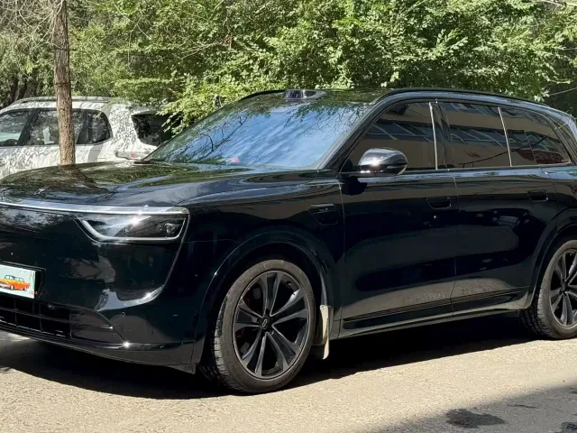 Aito M8 — Фото автомобиля 3