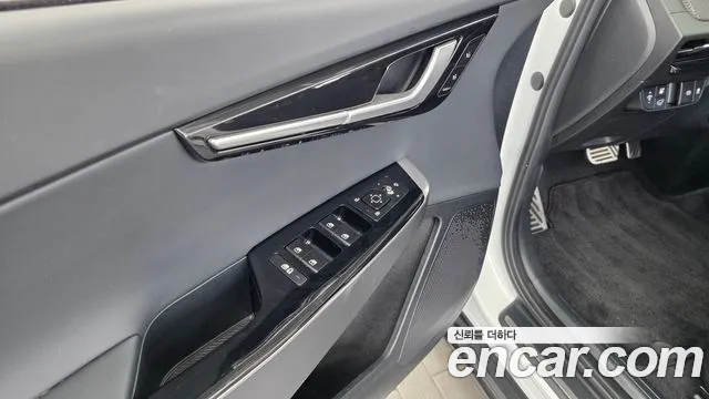 Kia EV6 — Фото автомобиля 29