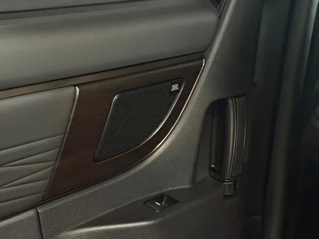 Toyota Alphard — Фото автомобиля 14