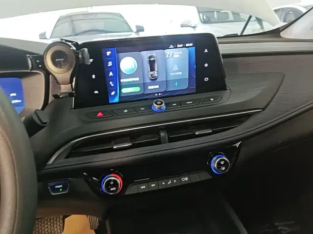 Buick Velite 6 — Фото автомобиля 12