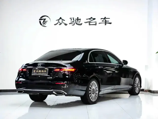 Mercedes-Benz E-Class — Фото автомобиля 10