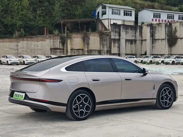 Changan Qiyuan A07 — Фото автомобиля 7