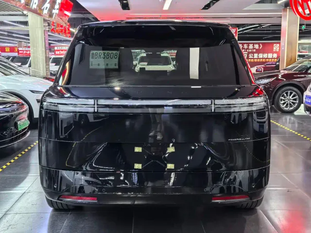 Xpeng GX — Фото автомобиля 5