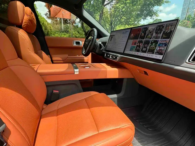 Li Auto L8 — Фото автомобиля 19
