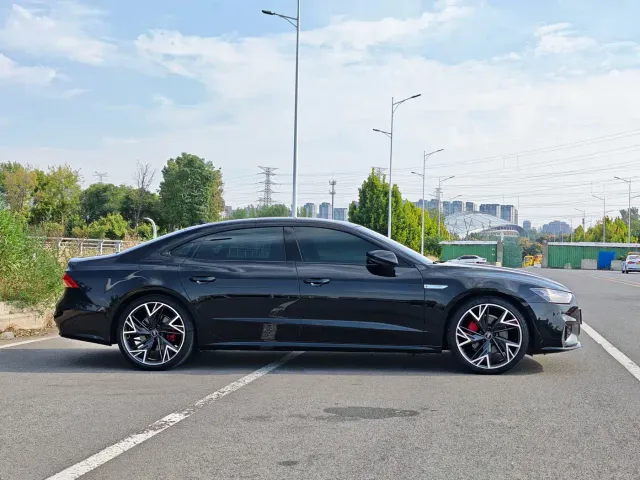 Audi A7L — Фото автомобиля 13