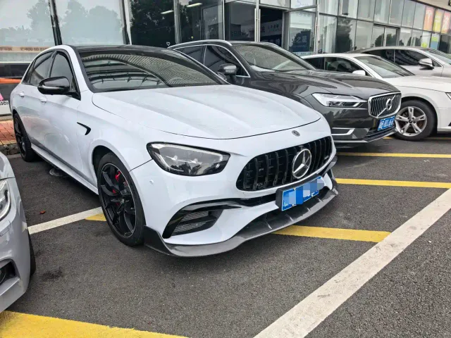 Mercedes-Benz E-Class — Фото автомобиля 3