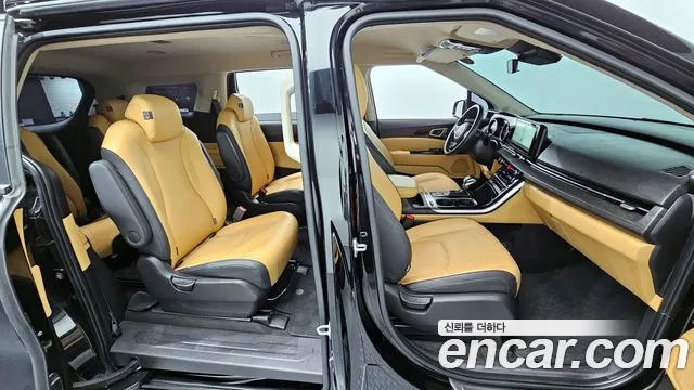 Kia Canival — Фото автомобиля 12