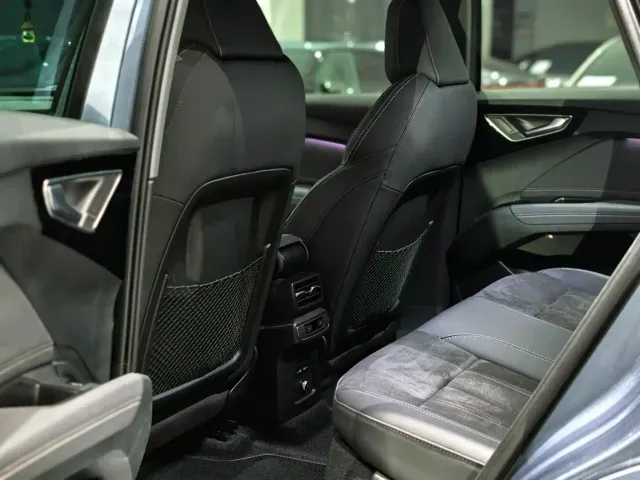 Audi Q4 e-tron — Фото автомобиля 9