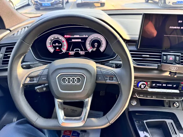 Audi Q5L — Фото автомобиля 8
