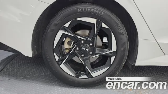 Kia K5 Новый K5 3 поколение 2.0 LPi(Для проката) — Фото автомобиля 5