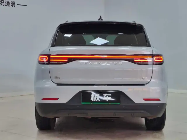 Leapmotor C11 — Фото автомобиля 6