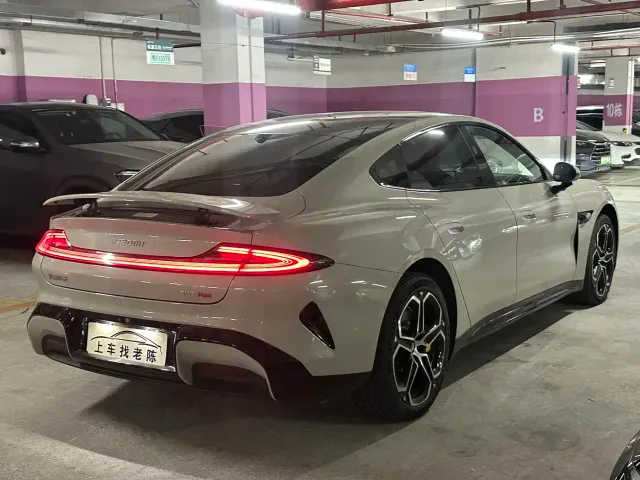 Xiaomi SU7 — Фото автомобиля 4