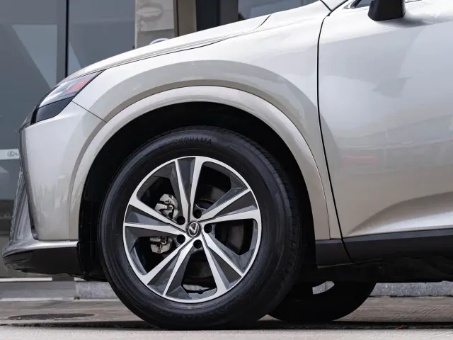 Lexus RX — Фото автомобиля 8