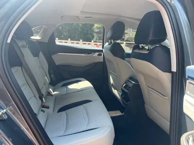 Geely Xingrui — Фото автомобиля 4