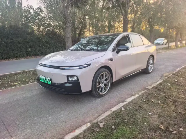 Фотография автомобиля — Leapmotor B01