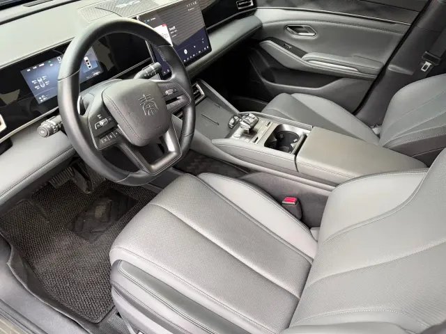 BYD Qin L — Фото автомобиля 10