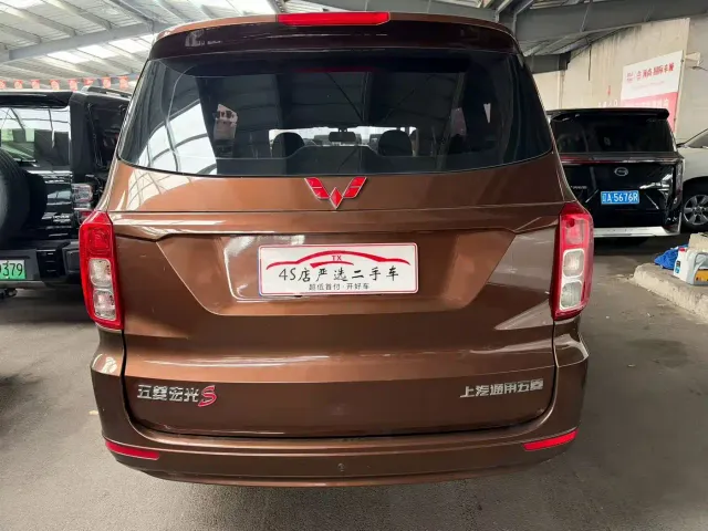 Wuling Hongguang — Фото автомобиля 8