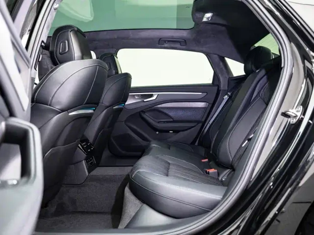 Audi A6L — Фото автомобиля 18