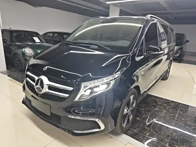Фотография автомобиля — Mercedes-Benz V-Class