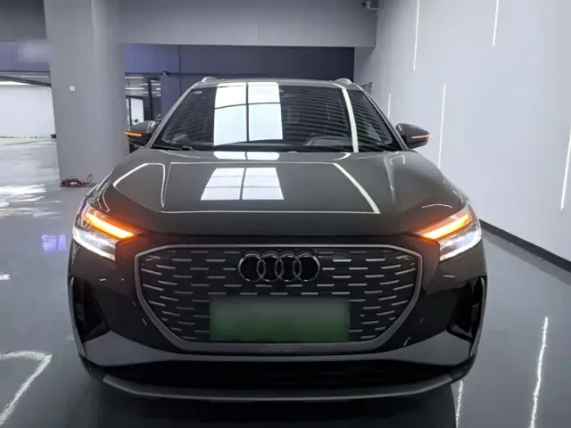 Audi Q4 e-tron — Фото автомобиля 2