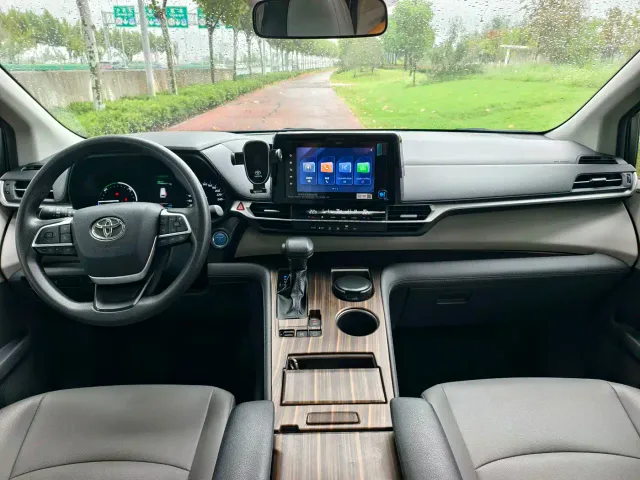 Toyota Granvia — Фото автомобиля 10