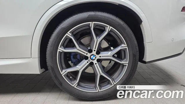 BMW X5 xDrive 40i M Sport — Фото автомобиля 18