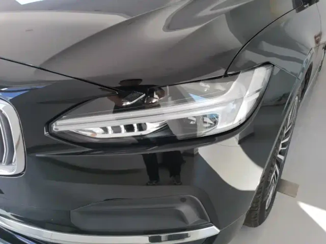 Volvo S90 — Фото автомобиля 23