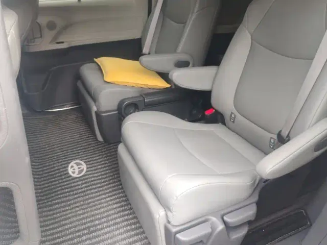Toyota Granvia — Фото автомобиля 11