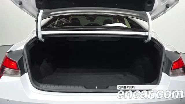 Hyundai AVANTE Avante (CN7) — Фото автомобиля 20