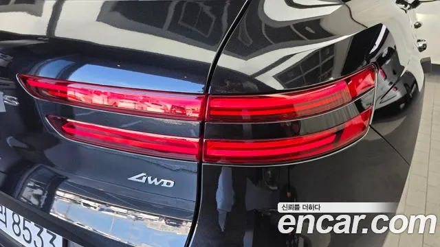 Genesis GV70 — Фото автомобиля 8