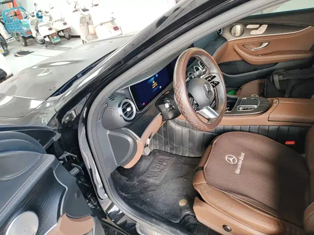 Mercedes-Benz E-Class — Фото автомобиля 15