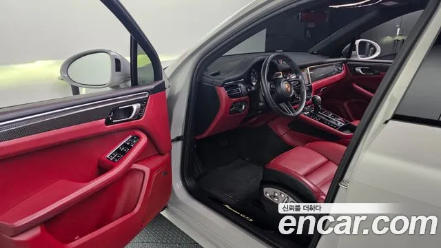 Porsche Macan — Фото автомобиля 10