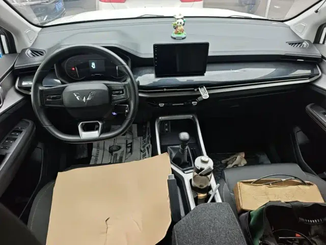 Wuling Jiachen — Фото автомобиля 9