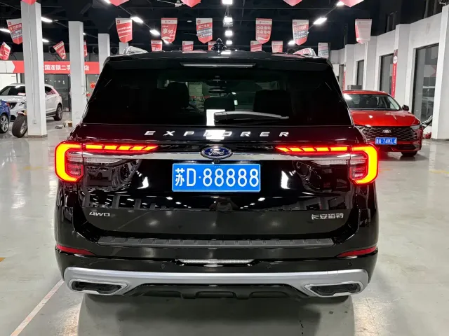 Ford Explorer — Фото автомобиля 16