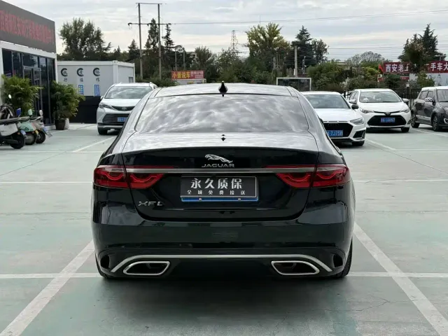Jaguar XFL — Фото автомобиля 8