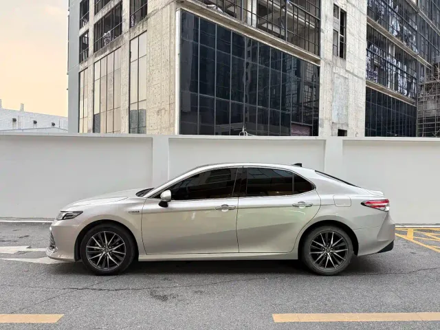 Toyota Camry — Фото автомобиля 3