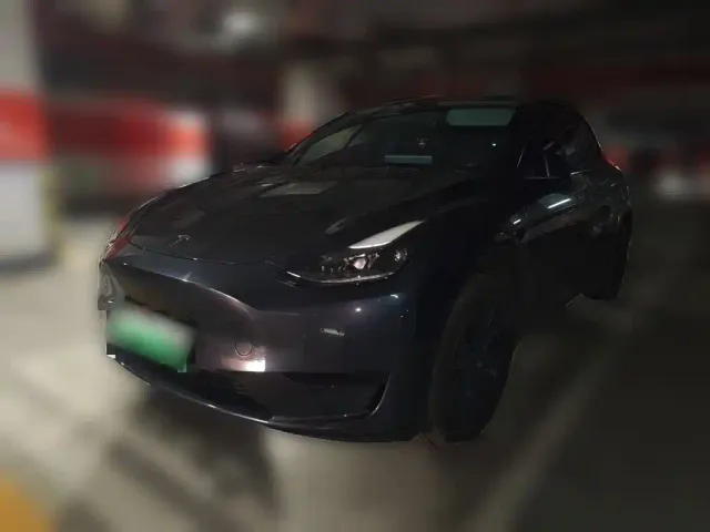 Фотография автомобиля — Tesla Model Y