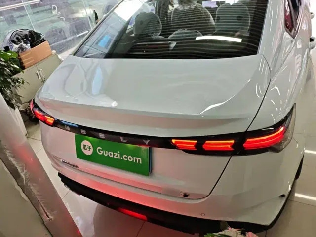 Geely Binrui — Фото автомобиля 5