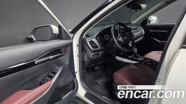 Kia Seltos — Фото автомобиля 10