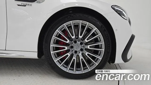 Mercedes-Benz E-Class — Фото автомобиля 5