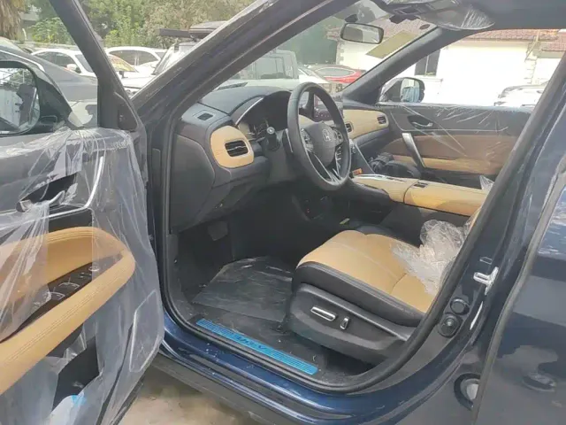 Honda UR-V — Фото автомобиля 15