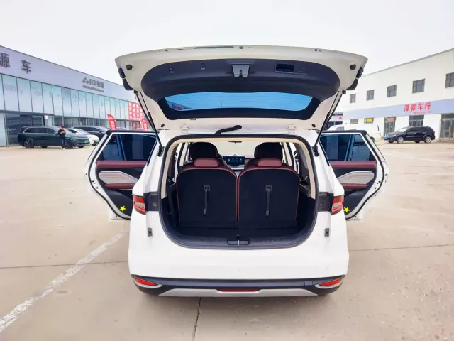 Geely Jiaji — Фото автомобиля 11