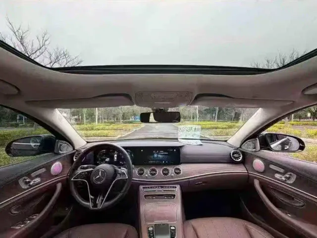 Mercedes-Benz E-Class — Фото автомобиля 4