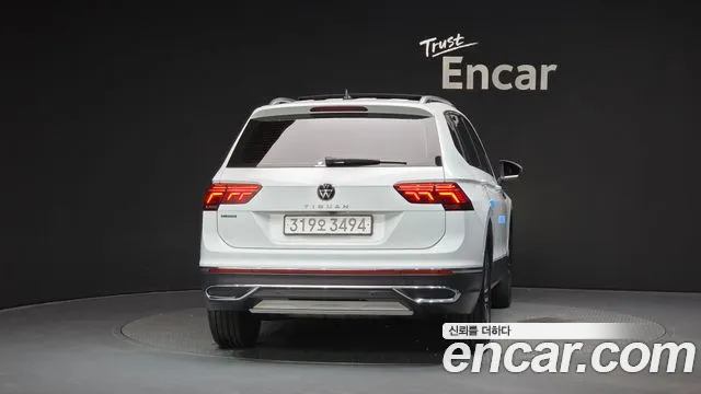 Volkswagen Tiguan — Фото автомобиля 3