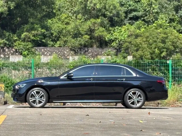 Mercedes-Benz E-Class — Фото автомобиля 14