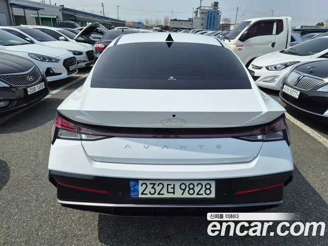 Hyundai Avante CN7 — Фото автомобиля 4