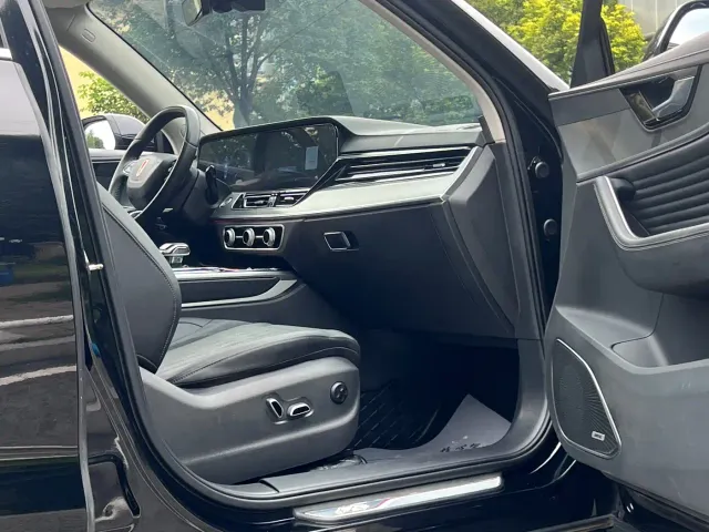 Hongqi HS5 — Фото автомобиля 26